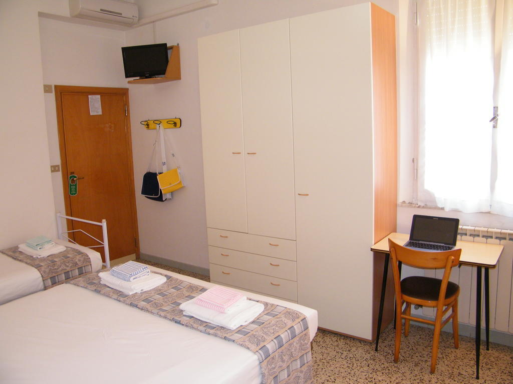 Hotel Nuovo Fiore Католика Стая снимка