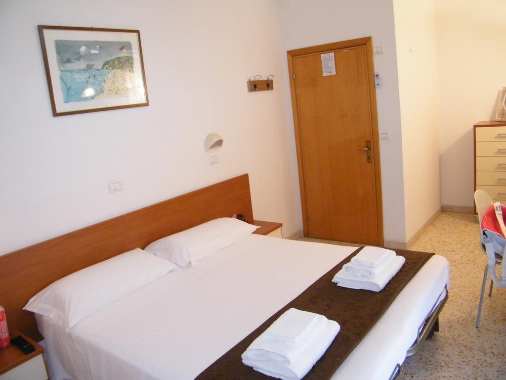 Hotel Nuovo Fiore Католика Стая снимка