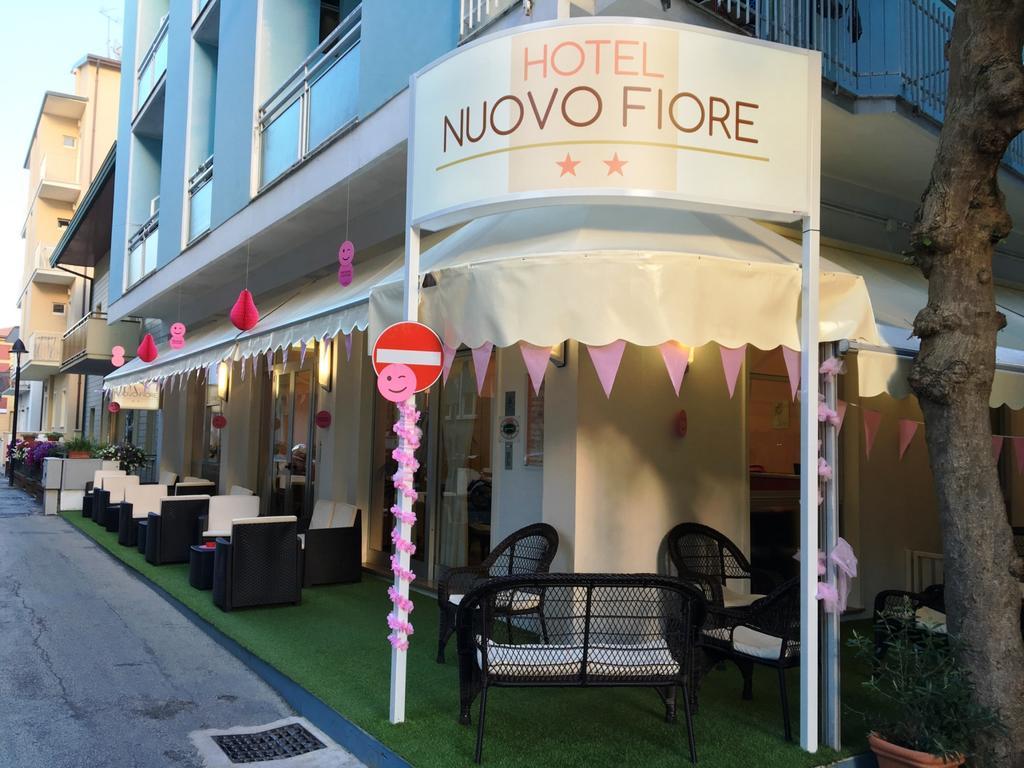 Hotel Nuovo Fiore Католика Екстериор снимка