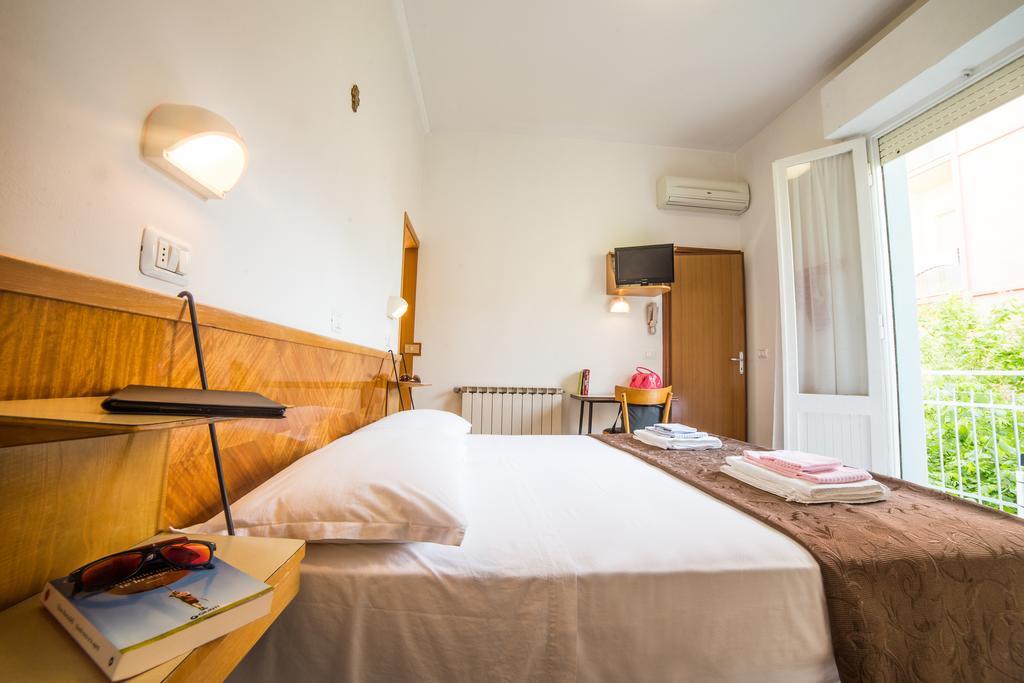 Hotel Nuovo Fiore Католика Стая снимка