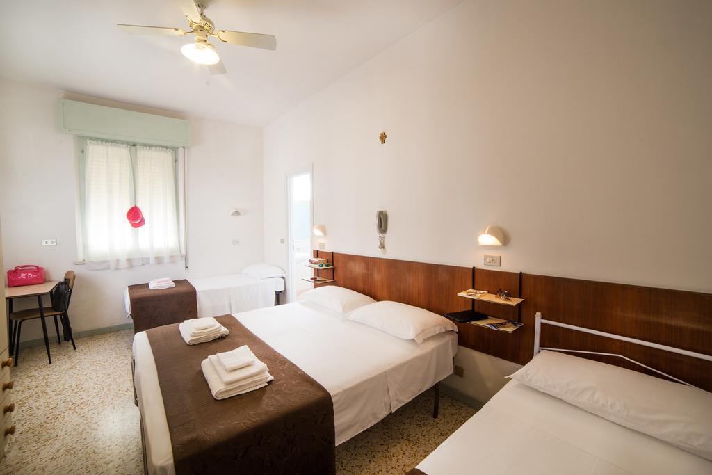 Hotel Nuovo Fiore Католика Стая снимка