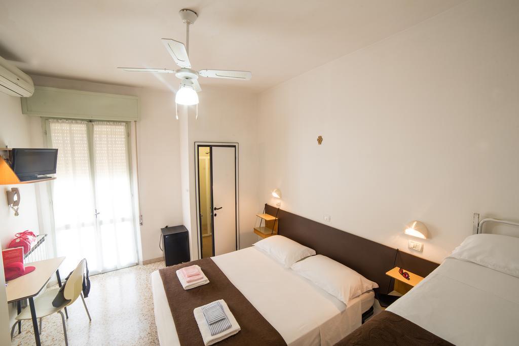 Hotel Nuovo Fiore Католика Стая снимка