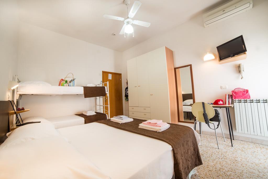 Hotel Nuovo Fiore Католика Стая снимка