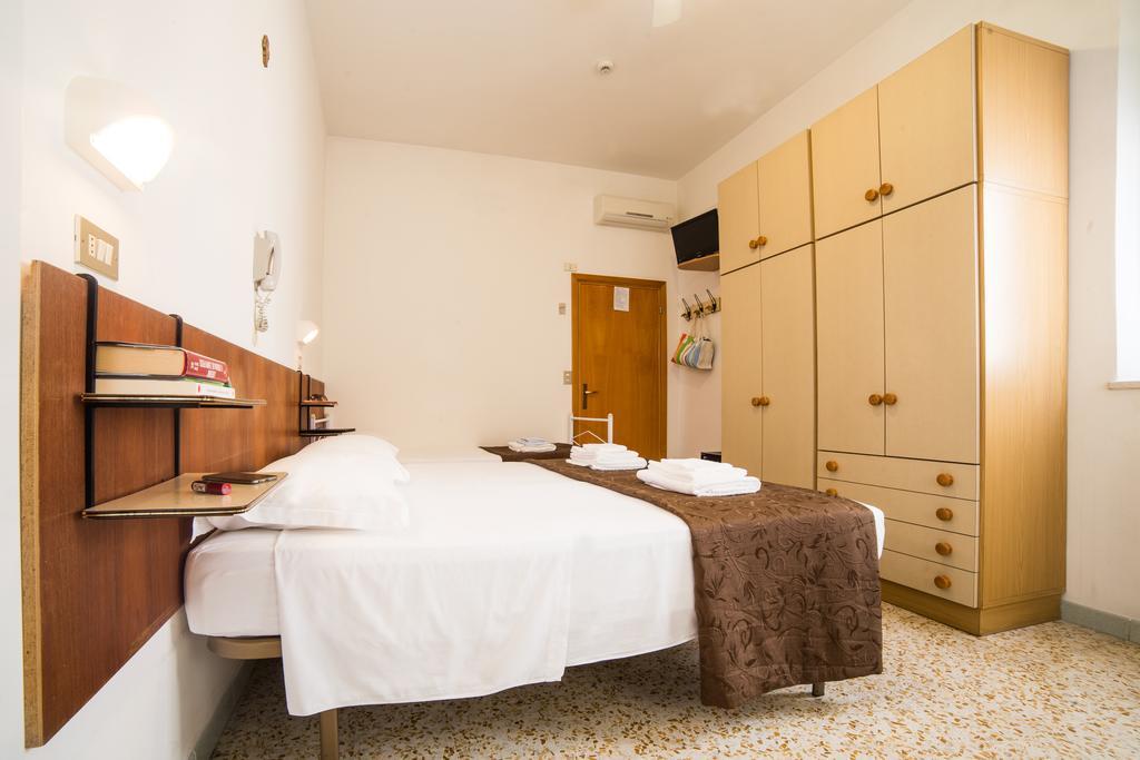 Hotel Nuovo Fiore Католика Стая снимка