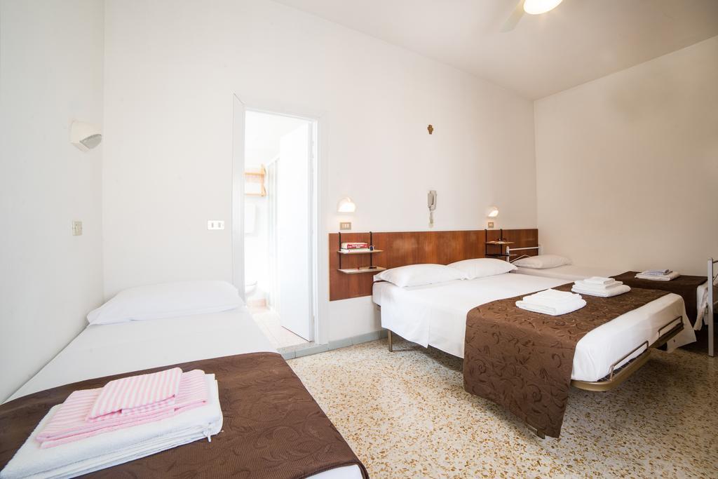 Hotel Nuovo Fiore Католика Стая снимка