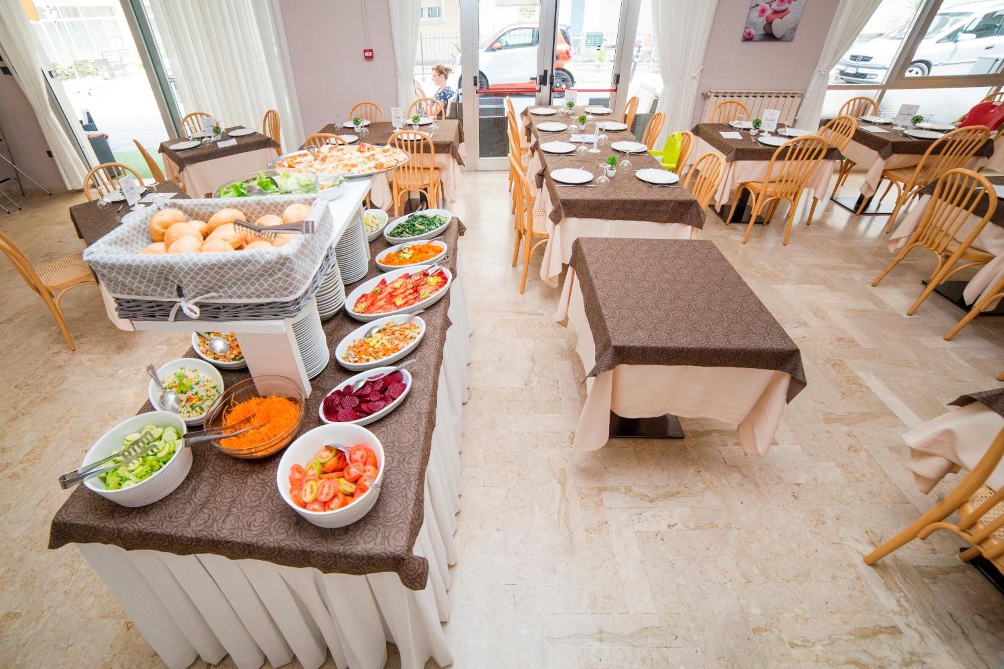 Hotel Nuovo Fiore Католика Екстериор снимка