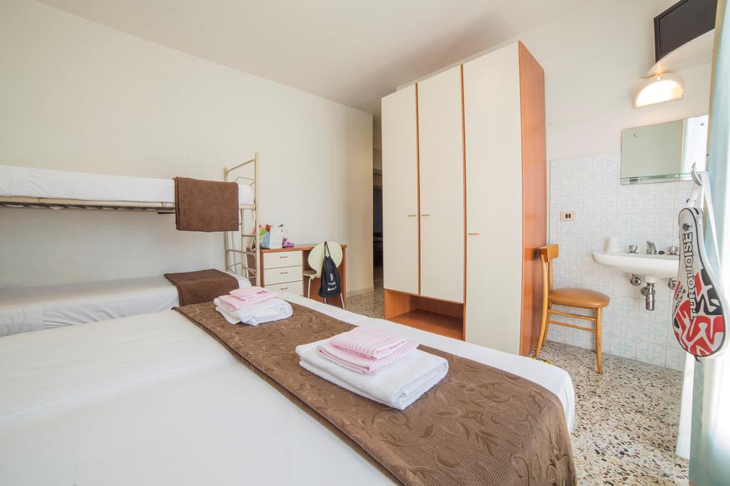 Hotel Nuovo Fiore Католика Стая снимка